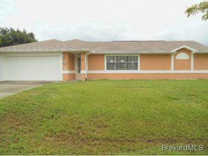 141 Chicory Ave Ne, Palm Bay, FL 32907