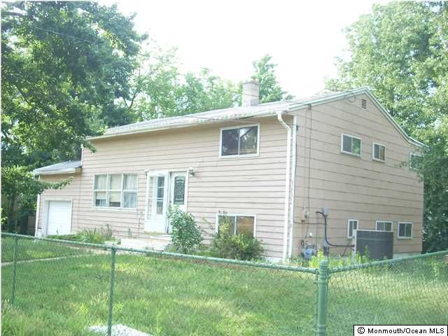 61 Nevada Dr, Hazlet, NJ 07730