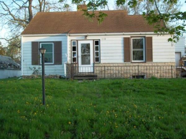 218 E Washington St, Osceola, IA 50213