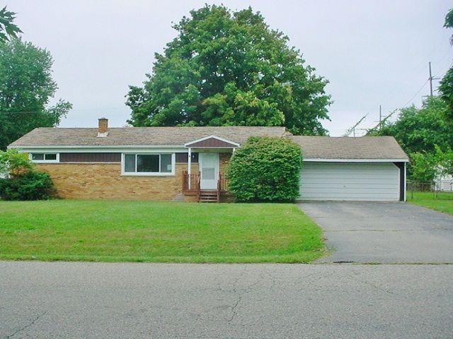 5431 Drayton Rd, Clarkston, MI 48346