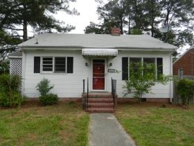 526 Virginia Ave, Suffolk, VA 23434