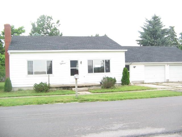 618 E Crocker St, Bradner, OH 43406