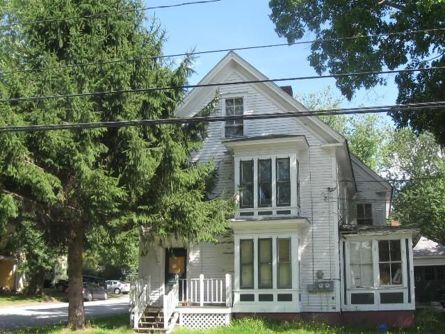 87 Main St, Lisbon Falls, ME 04252