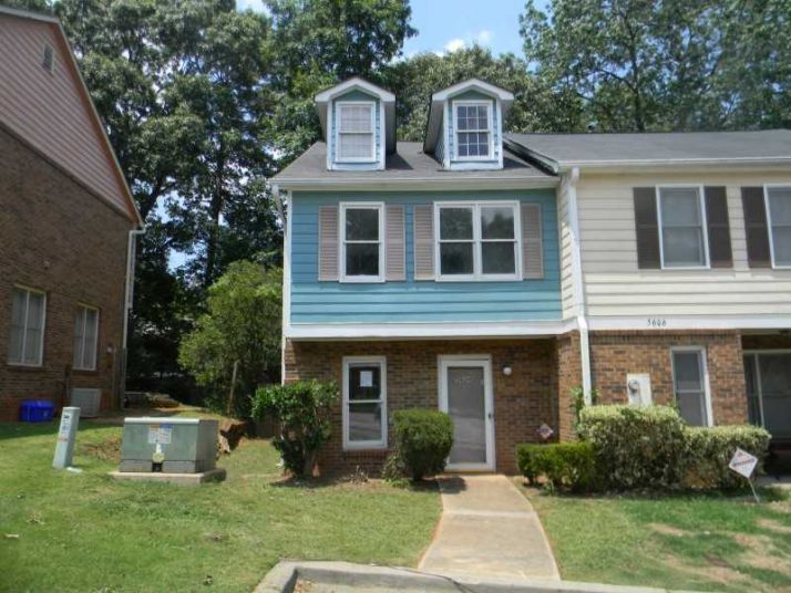 5604 Wells Cir, Stone Mountain, GA 30087