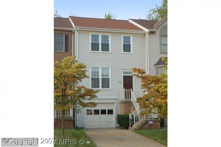 1241 Bond St, Herndon, VA 20170