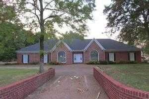 115 Red Barn Rd, Rainbow City, AL 35906