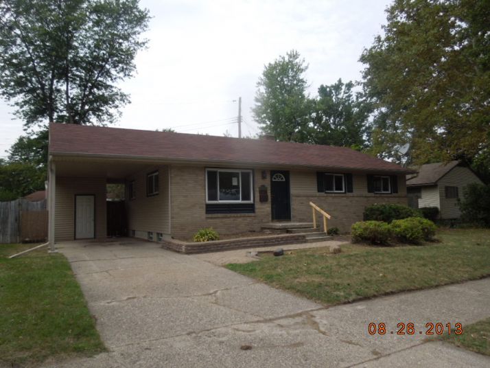 3011 Lafayette Cir, Lansing, MI 48906