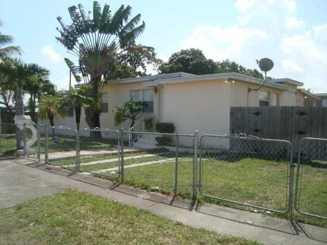 5450 E 3 AV, Hialeah, FL 33013