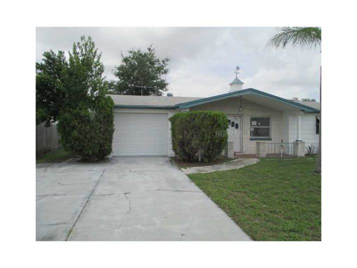 3235 Huntington Rd, Holiday, FL 34691