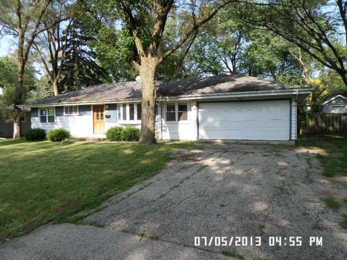 9 Prospect Rd, Lake Zurich, IL 60047