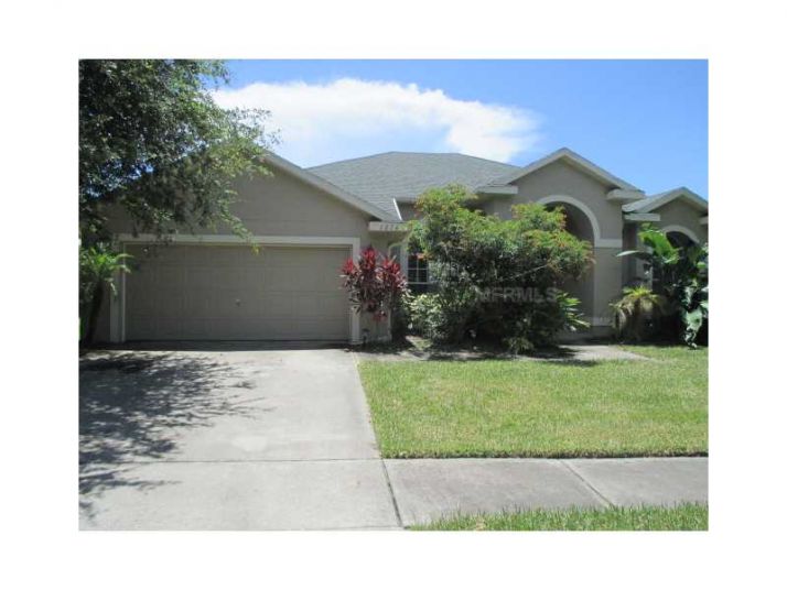 1274 Paradise Lake Dr, Tarpon Springs, FL 34689