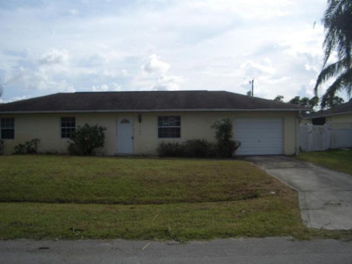 1190 Se Puritan Ln, Port Saint Lucie, FL 34983