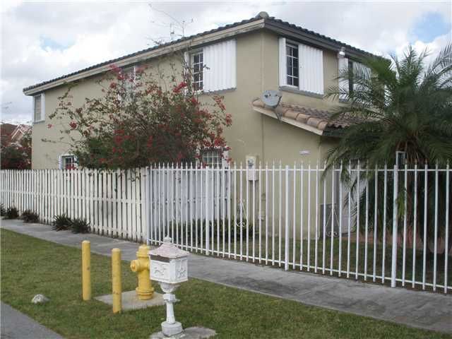 9427 157th  Path, Miami, FL 33196