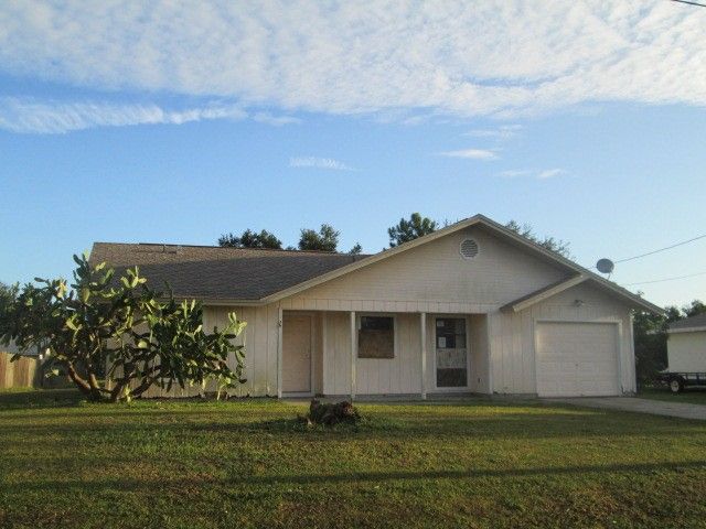 2808 6th St W, Lehigh Acres, FL 33971