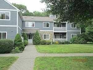 Windgate Cir, Monroe, CT 06468