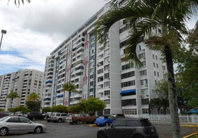 Apt 12l Laguna Gard, Carolina, PR 00979