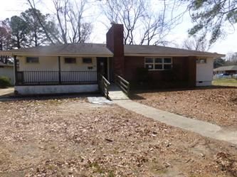 10  Ross Dr, Newport News, VA 23601