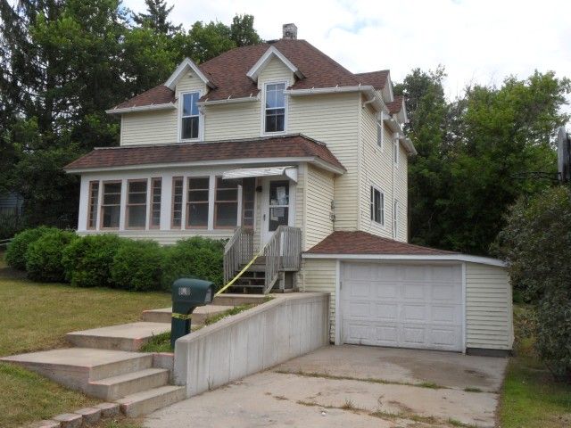 828 E Main St, Reedsburg, WI 53959