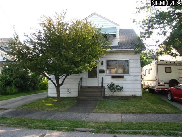 17905 Ingleside Rd, Cleveland, OH 44119