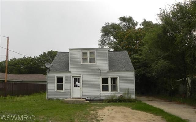 2688 Vulcan St, Muskegon, MI 49444