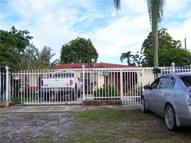 7400 SW 37 ST, Miami, FL 33155