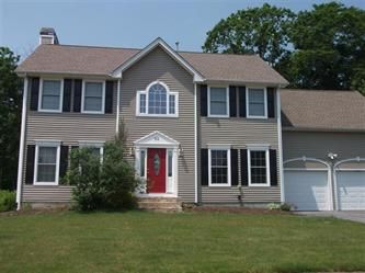 55 Falcon Ln, Cranston, RI 02921