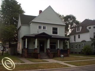 1426 6th St, Port Huron, MI 48060