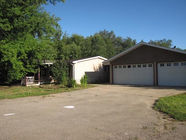 22990 72nd Ave, Lawton, MI 49065