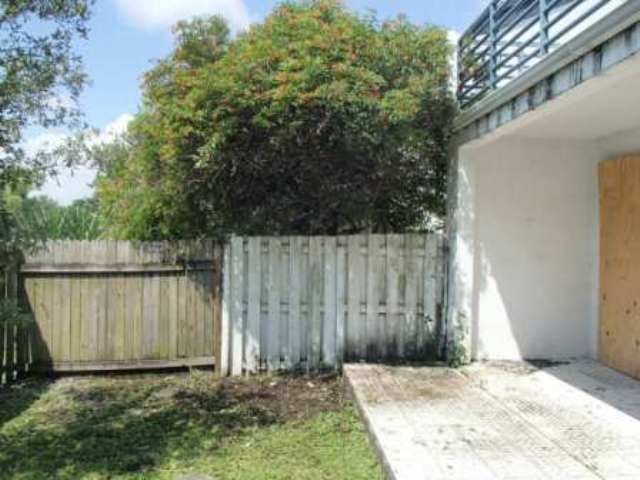 350 Ne 211th Street, Miami, FL 33179