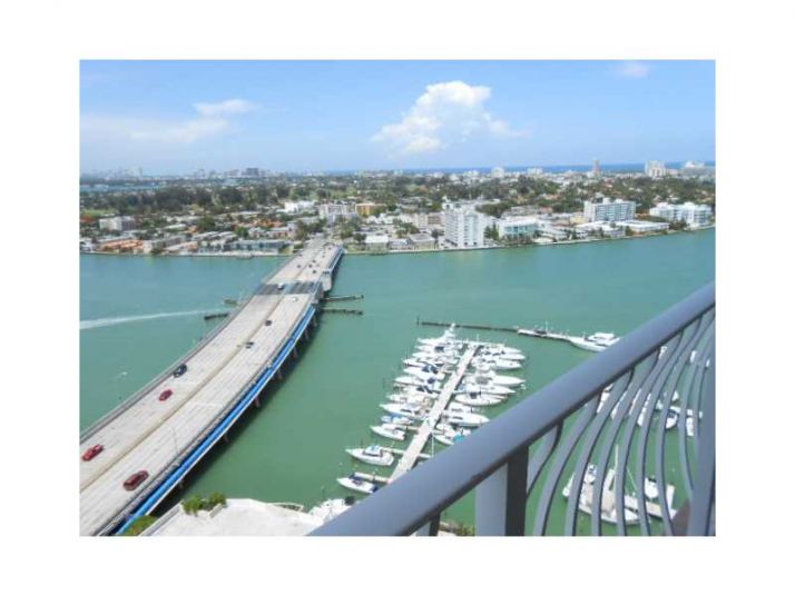 7601 E TREASURE DR # 114, Miami Beach, FL 33141