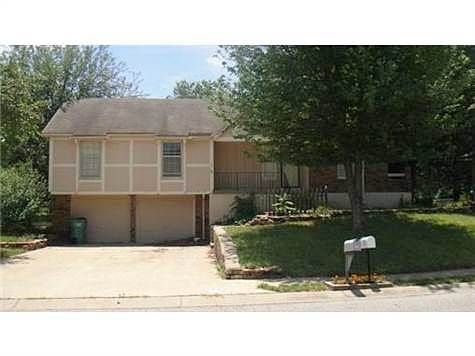 W Thunderbird Drive, Harrisonville, MO 64701