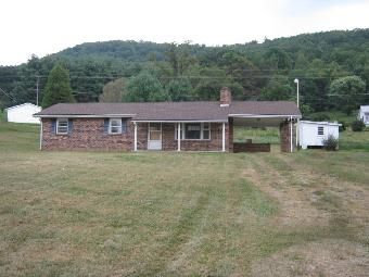 581 Castleton Rd, Max Meadows, VA 24360