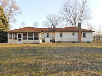 1284 W Tobias Rd, Clio, MI 48420