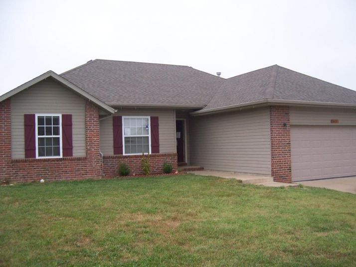 327 S Red Ave, Springfield, MO 65802