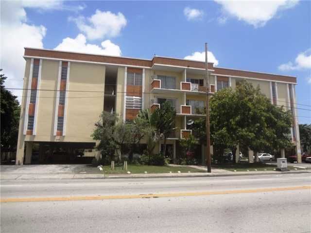 365 Ne 125th St Apt 201, Miami, FL 33161