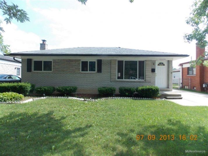 20286 Catalano St, Clinton Township, MI 48035