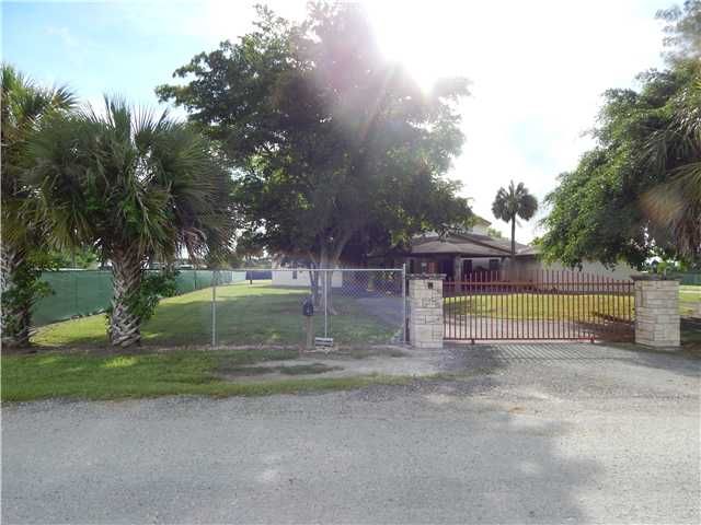 16900 SW 169 AV, Miami, FL 33187