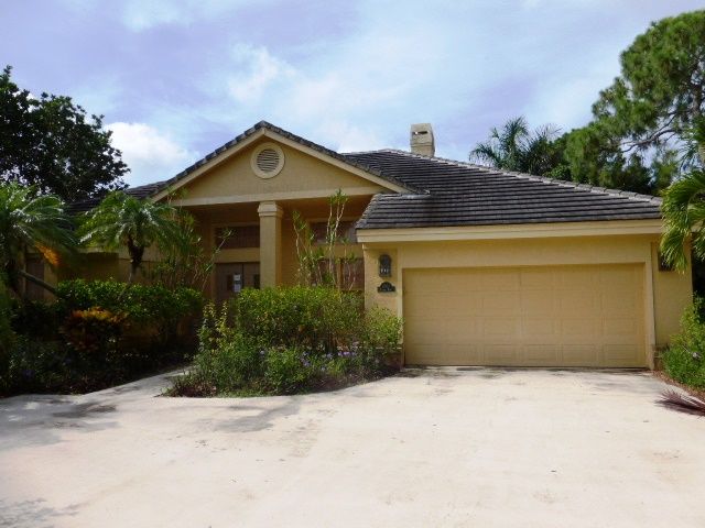 1862 Mission Dr, Naples, FL 34109