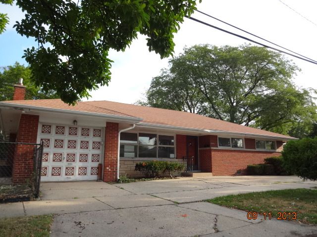 3906 Cleveland St, Skokie, IL 60076