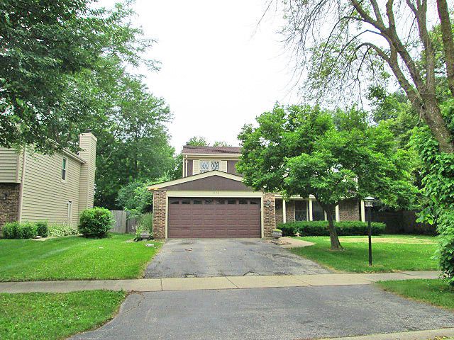 1152 Highland Ln, Glenview, IL 60025