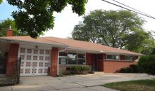 3906 Cleveland St Skokie, IL 60076