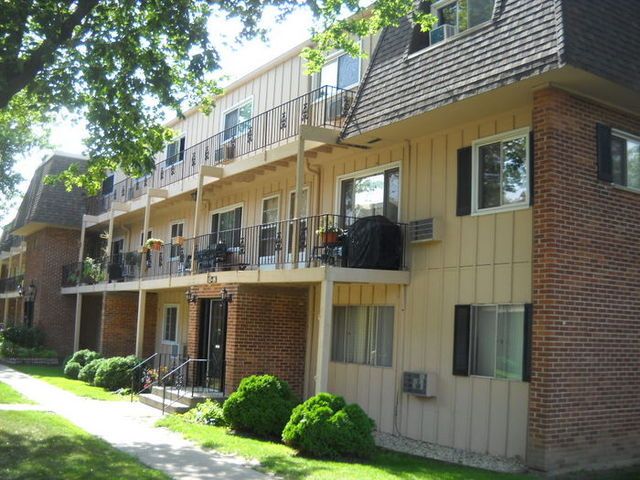 2400 Algonquin Rd Apt 18, Rolling Meadows, IL 60008