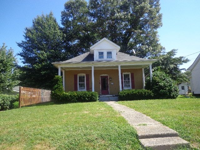 505 4th St, Carrollton, KY 41008