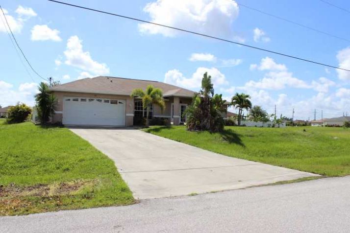 301 Nw 25th Ave, Cape Coral, FL 33993