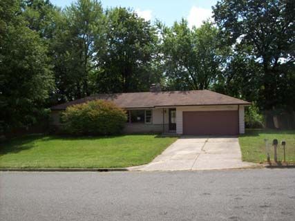 2902 Asbury Ave, Kalamazoo, MI 49048