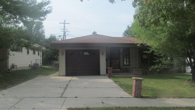 5557 S 26th St, Milwaukee, WI 53221