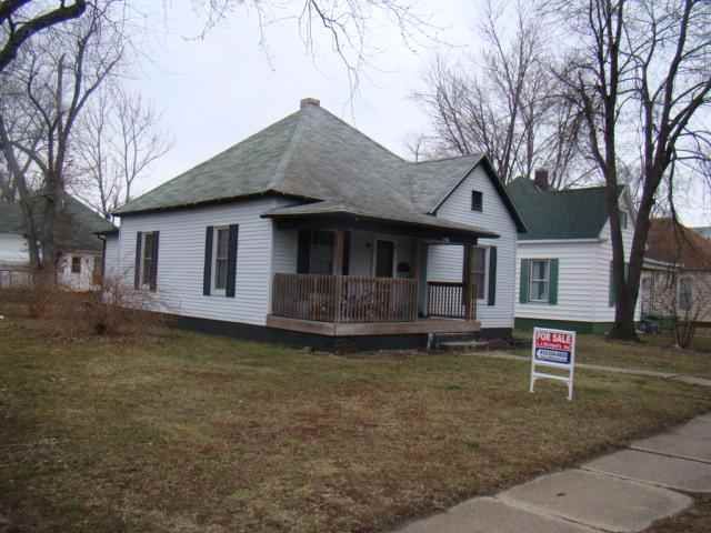 1147 S 4th St, Clinton, IN 47842