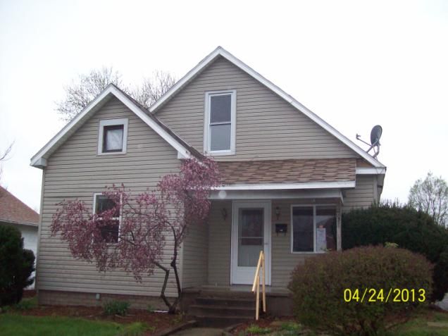 1215 S. 4th St, Clinton, IN 47842