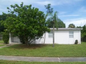 305 South East Sandia D R, Port Saint Lucie, FL 34983