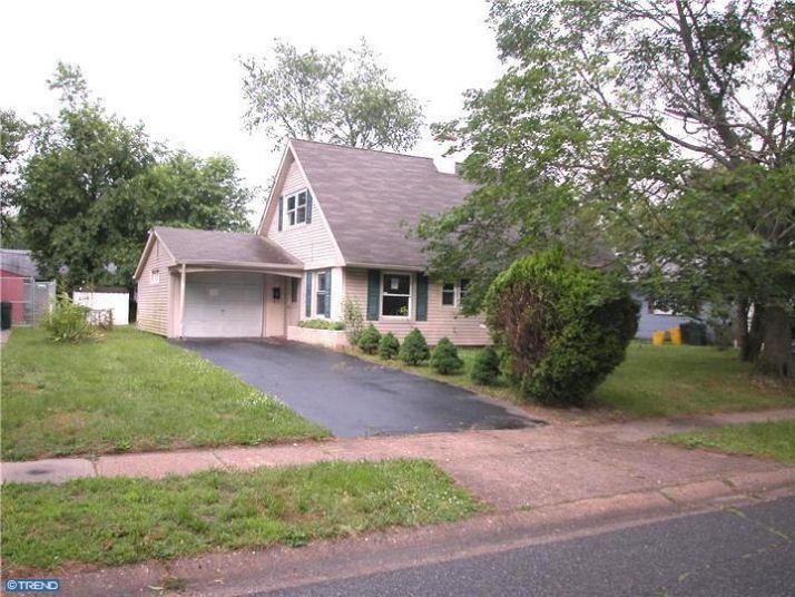 38 Somerset Dr, Willingboro, NJ 08046